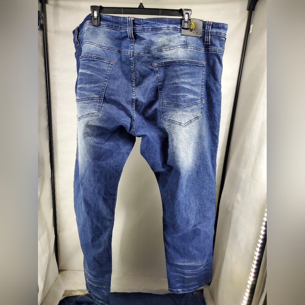 MAKOBI Distressed Blue Jeans Size 48x32 EUC - Picture 2 of 4